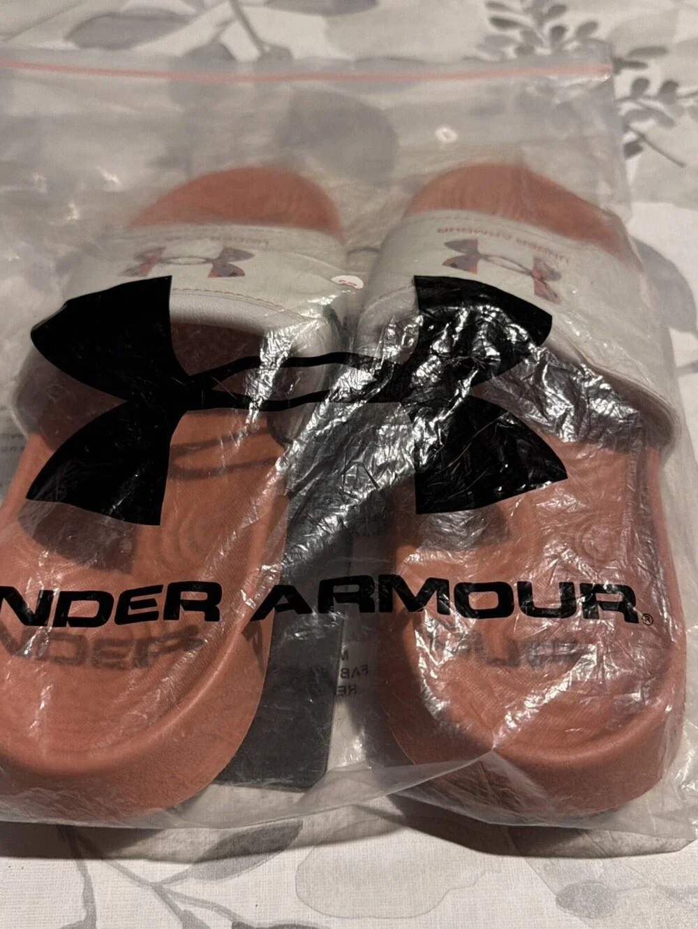 Under Armour Women's Ignite Select, Size 9 Canyon Pink/Summit White/Canyon Pink, - Picture 3 of 5